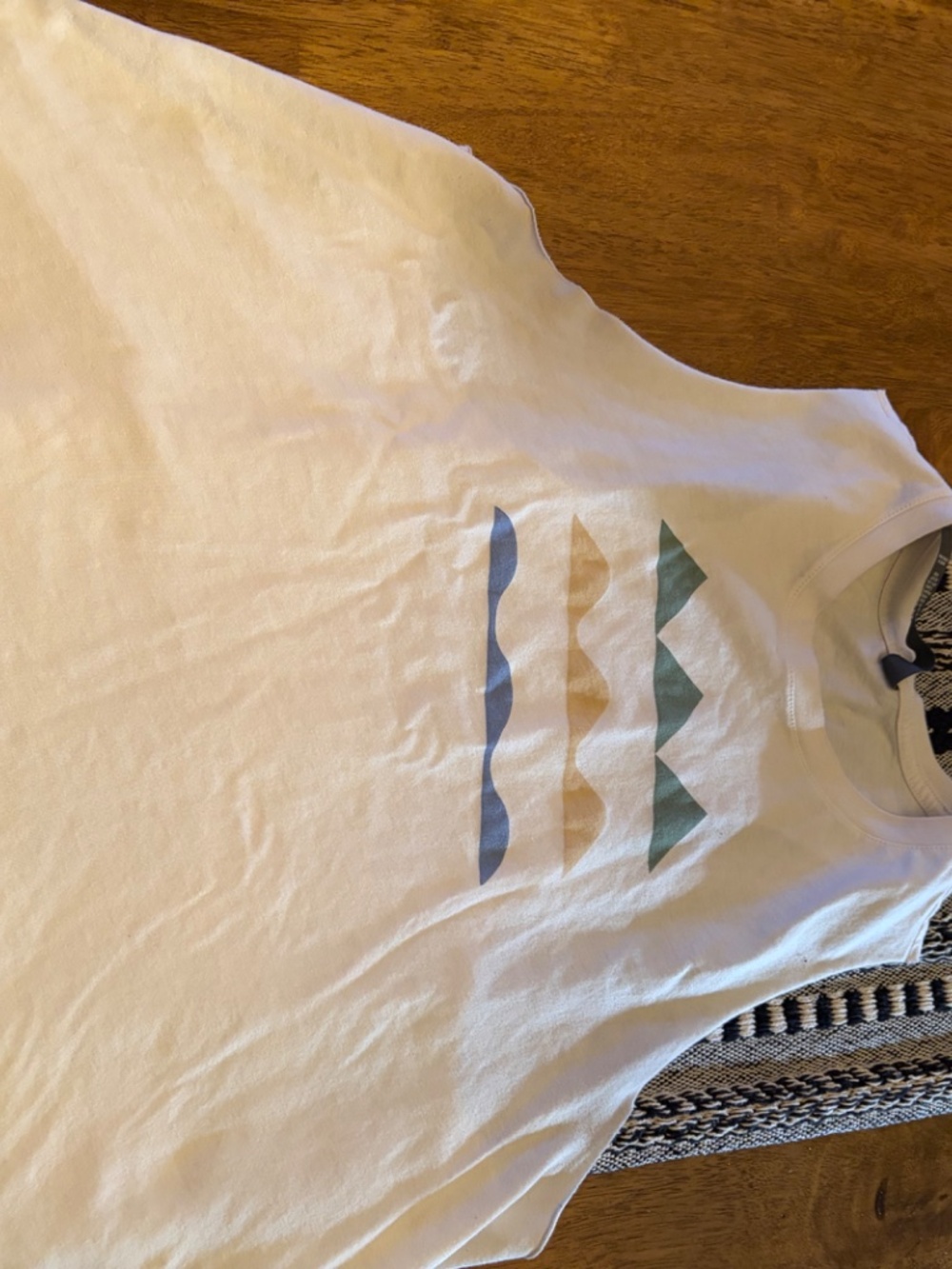 Vuori Tshirts and muscle tanks PLUS 2 FREE - Picture 6 of 9